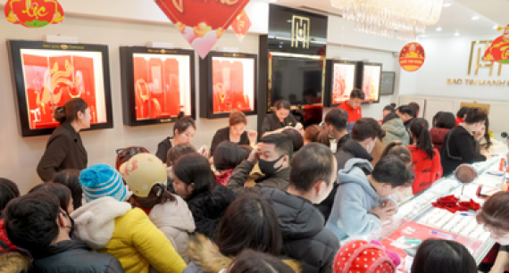 Vía Thần Tài, Bảo Tín Mạnh Hải chật kín khách hàng